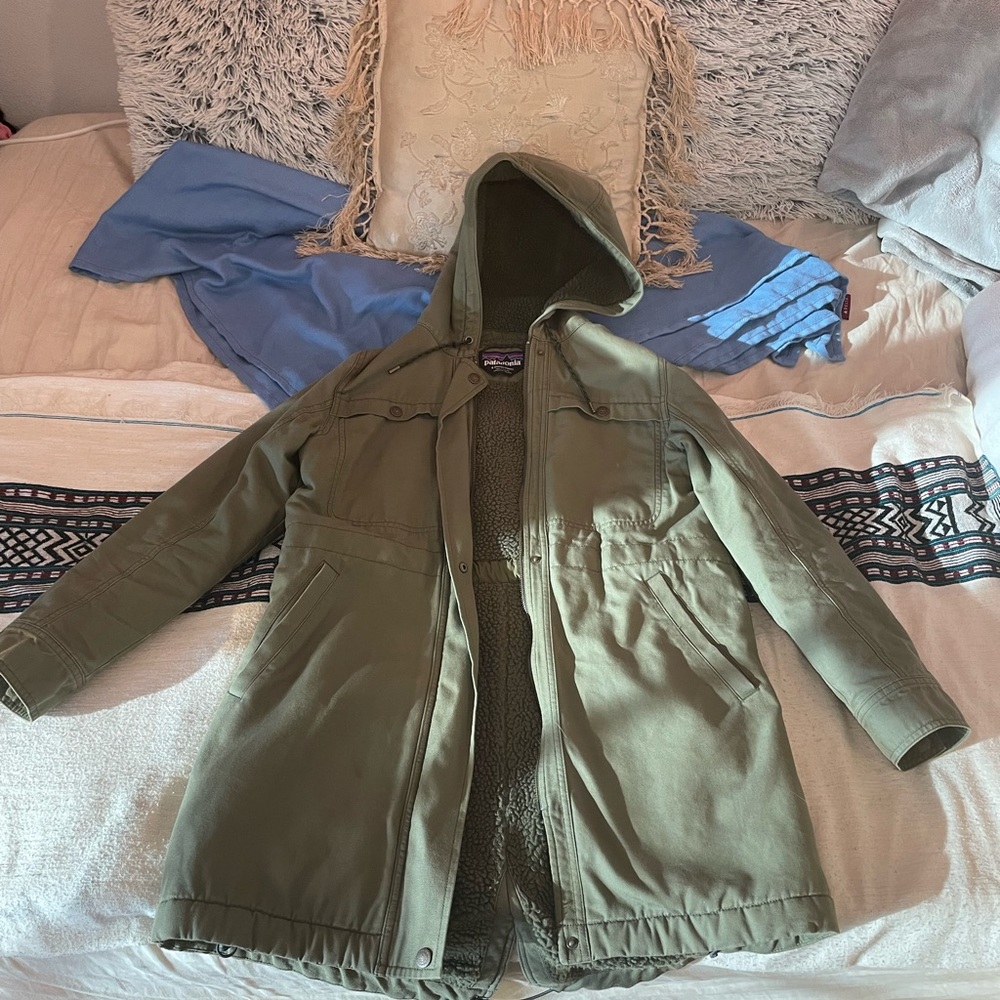 Small Patagonia fleece trench coat